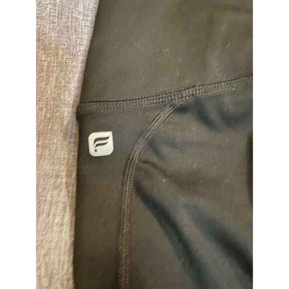 NWT Fabletics High Waisted Leggings in Black 7/8 XS - Picture 3 of 11